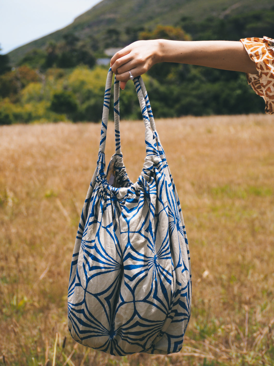 Bucket Bag: Indigo