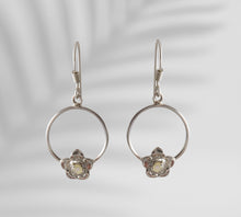 Load image into Gallery viewer, Sterling Silver Opal Earring
